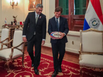 Presidentes de Paraguay y Uruguay buscan fortalecer vínculo en comercio e inversiones