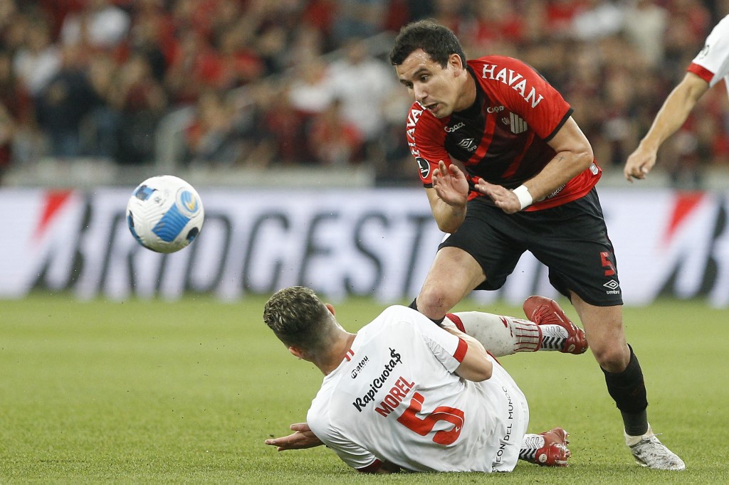 Diario HOY Estudiantes de Morel sale bien librado de la caldera del Paranaense