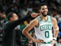 Triple-doble de Tatum guía a Celtics en triunfo sobre Mavericks