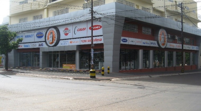 Comuna cierra Boggiani para festejo de casa comercial