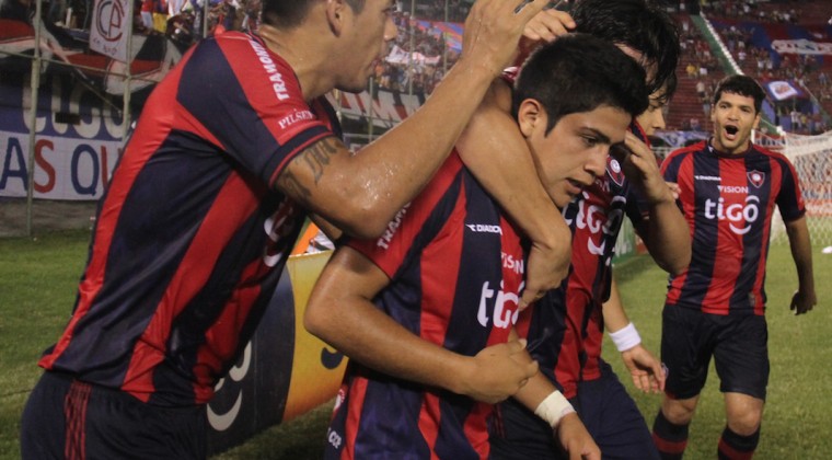 Con dudas y reclamos, Cerro gana al ’12’