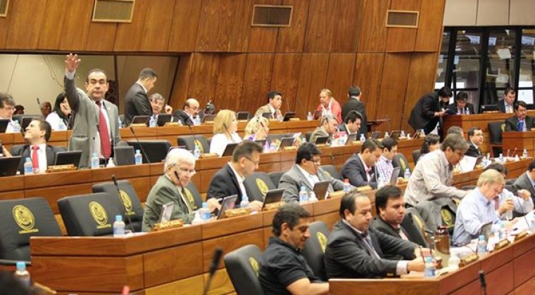 Aprueban proyecto que obliga a rendir cuentas
