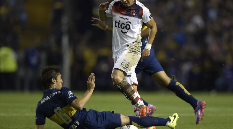 Lanús quiere comprar el pase de Oscar Romero