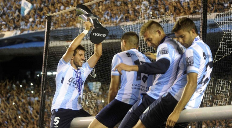 Trofeos De Racing Diario HOY | Luego de 13 años, Racing Club campeón