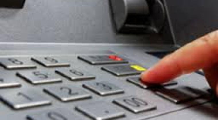 Le depositaron US$ 200 mil por error y renunció al trabajo