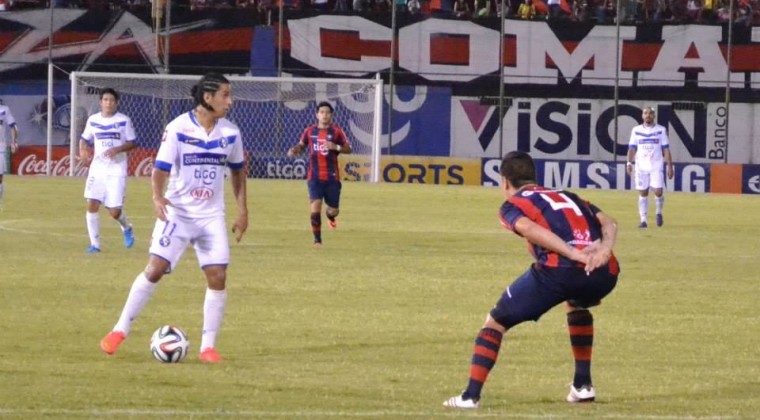 Cecilio tentado por Cerro y Olimpia