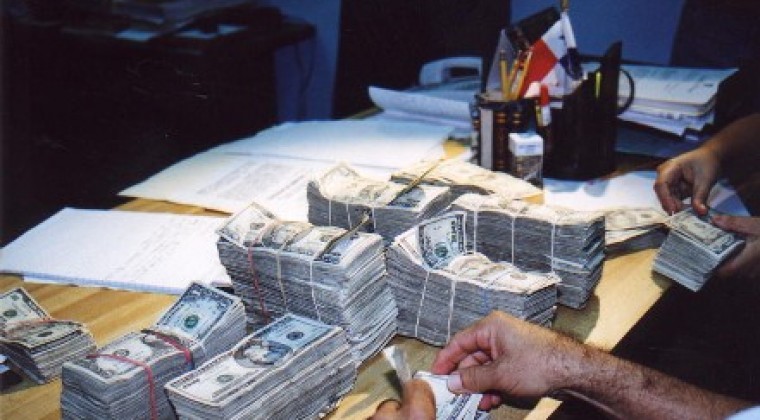 Ley favorable a dinero narco en partidos: Tributación urge cambio para ejercer control