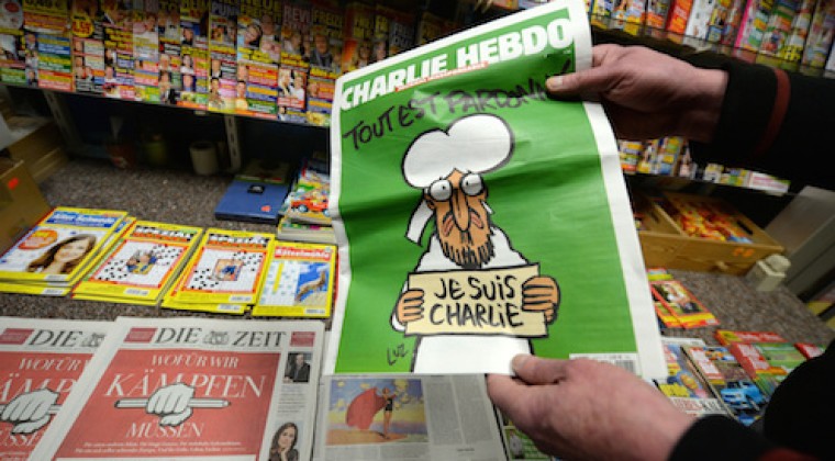 Tras atentados en Francia, 9 personas siguen detenidas