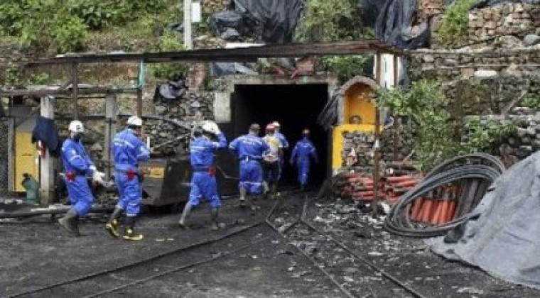 Cárcel para ebrio que alabó a terroristas del Charlie Hebdo