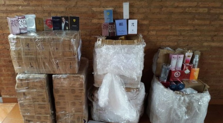 Retienen importante carga de cosméticos y perfumes en CDE