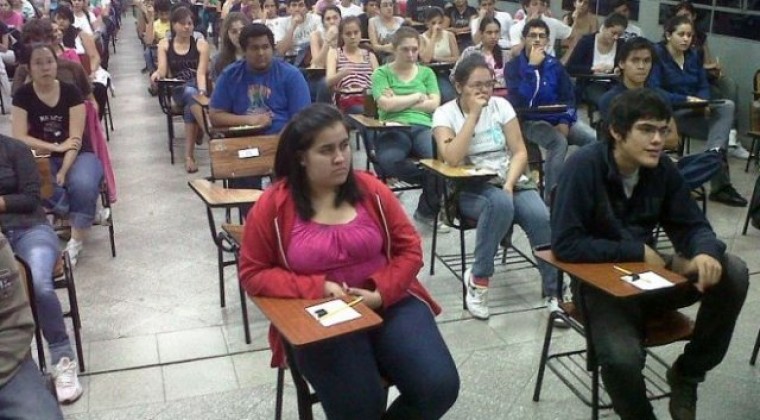 Examen de ingreso en la UNA, con 980 aspirantes