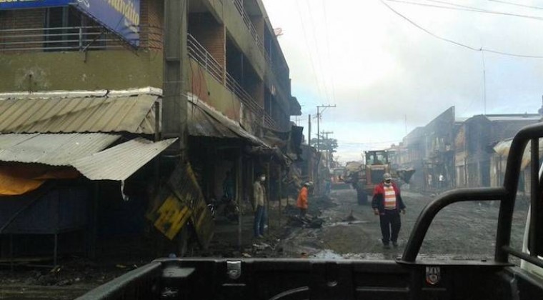 Incendio de mercado arrojó pérdidas de US$ 1 millón y acusan al intendente