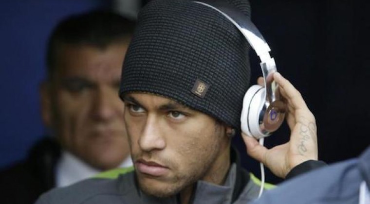 Neymar niega que haya insultado a Osses