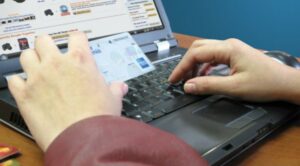 Pretenden cobrar impuestos por compras online