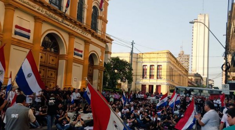 Contadores protestan contra abusos de Tributación