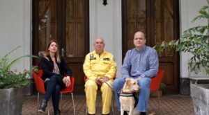 Risas y diversión en noche de y para perros