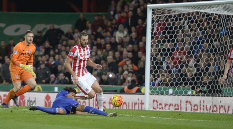 Chelsea cae y se pone cerca del descenso