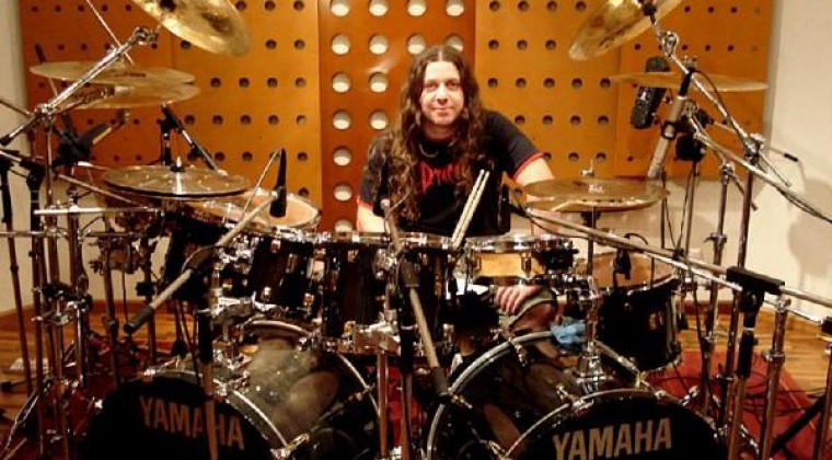 Reconocido baterista brasileño se suma a Kuazar