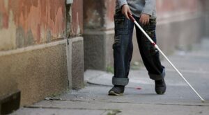 Aclaran a Monseñor por qué no hay presupuesto para los no videntes