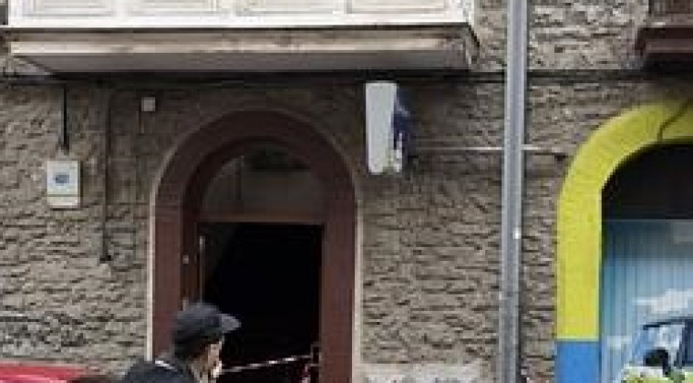 Intentó abusar de una bebé y luego la tiró por la ventana