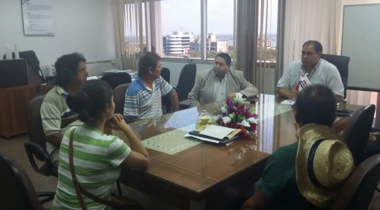 Bañadenses ruegan por energía en zona inundada