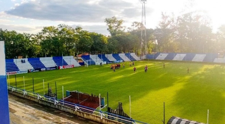 Pondrán su nombre al estadio en su honor