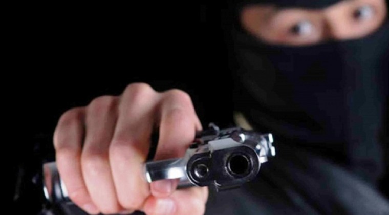 Robó 12 bancos con pistola de plástico para pagar sus deudas