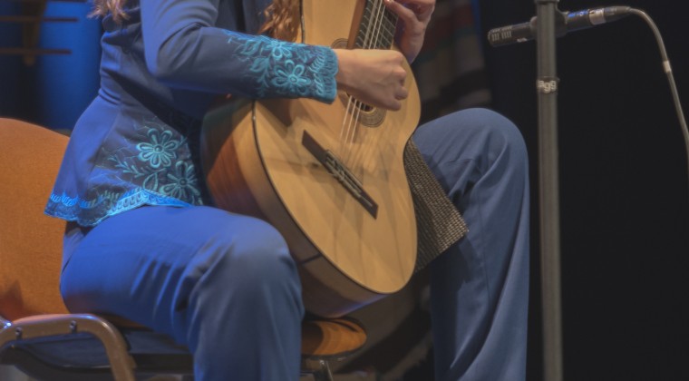 Guitarrista paraguaya representará al país en Italia