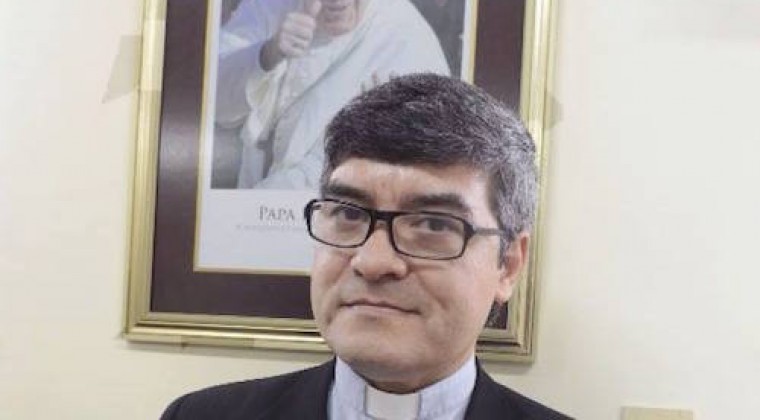 Exigen que investiguen a rector de UCA por encubrir a cura “pedófilo“