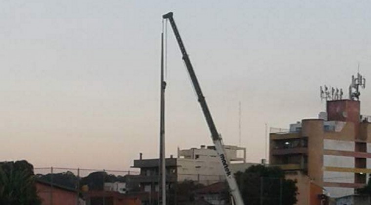 Al menos el estadio ya tendrá iluminación