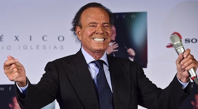 Julio Iglesias regresa a Paraguay en octubre