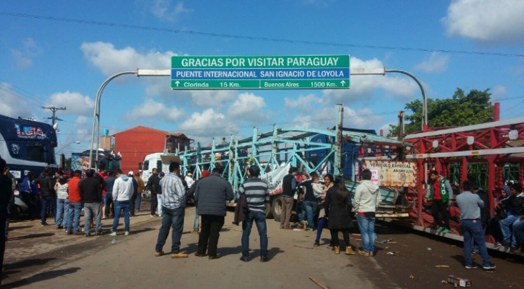Importadores de vehículos usados cierran la frontera: “Pagamos hasta por respirar”