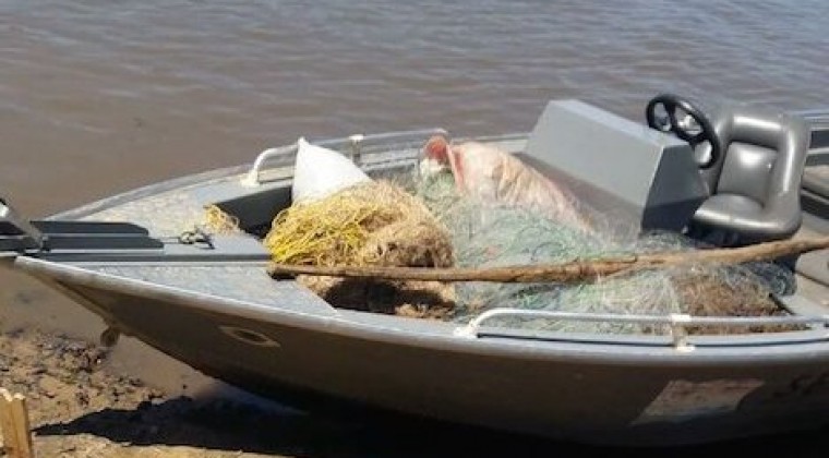 Pillado con elementos de pesca ilegal amenaza de muerte e invoca su ‘poder’