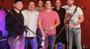 Grupo musical Mediterráneo lanza su primer álbum