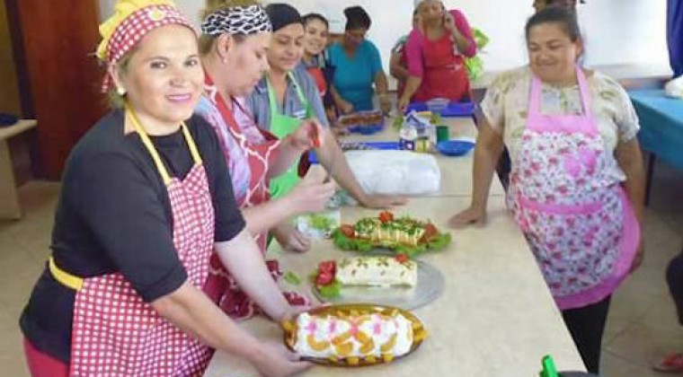 Prosigue taller gratuito de Gastronomía Navideña