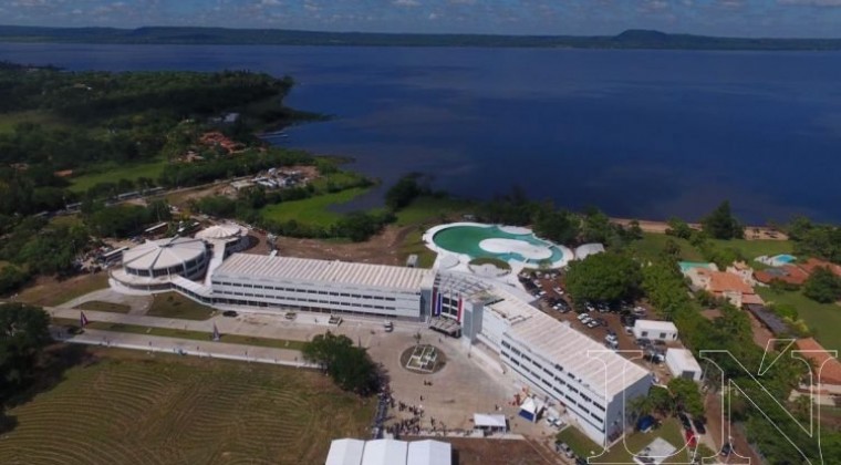HC inaugura moderno centro para adultos mayores: “Que sigan llorando”