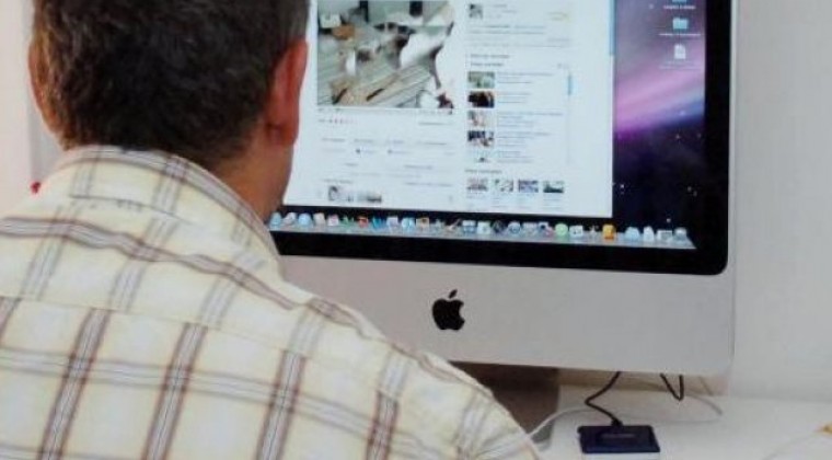 Así opera en Facebook un pedófilo para seducir a niños