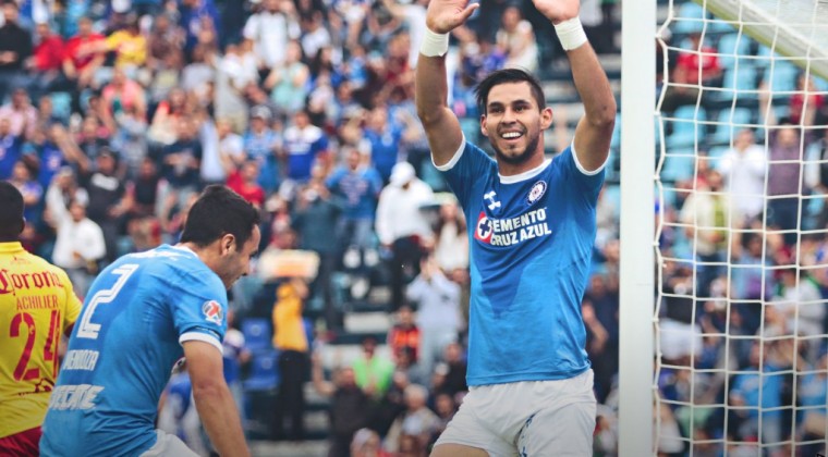 Cruz Azul empata con gol de Jorge Benítez