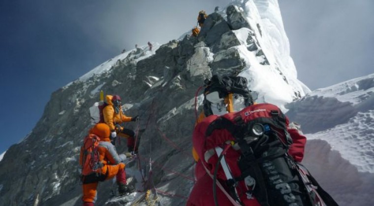 Desaparece el “escalón Hillary” del Everest