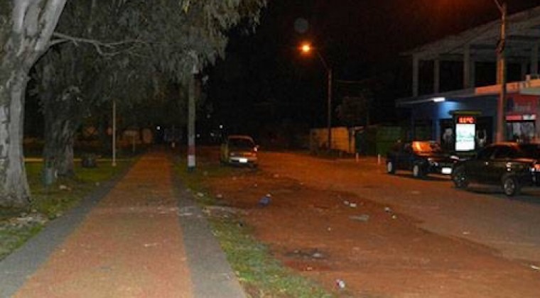 Enfrentamiento con golpes y machetes en el centro de Pirayú dejó tres heridos