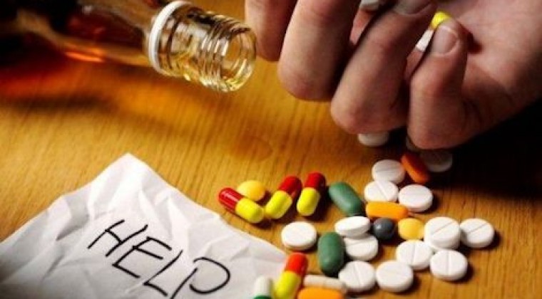 Droga legal es primer paso, luego crack, cocaína y cía. hacen colapsar hospitales