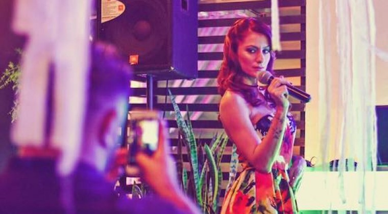 VIDEO | Tras dejar la radio y la Tv, Luz Marian vuelve al “ruido” con sexy clip musical