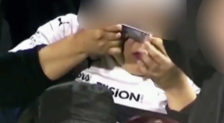 Identifican en las redes a hincha que consumió cocaína en el estadio