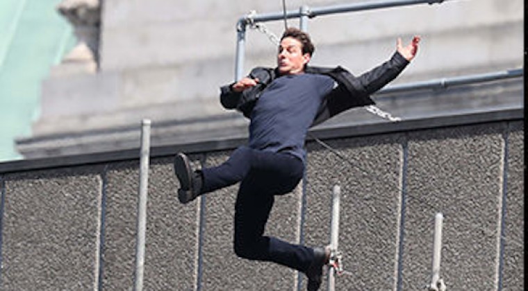 VIDEO | Tom Cruise se accidenta en escena de riesgo de Misión Imposible 6