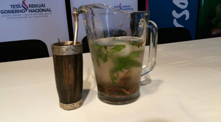 Buscan la ronda de tereré más larga del mundo