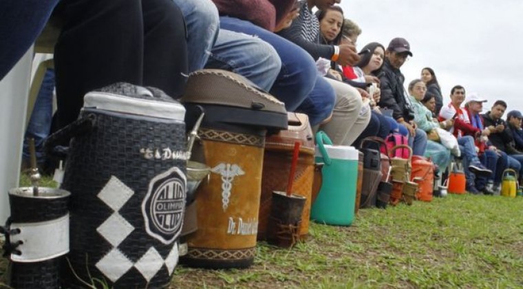 Hombre degolló a su mujer y luego se quitó la vida