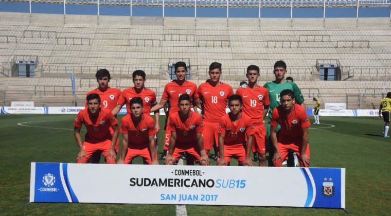 Chile gana y facilita la clasificación albiroja