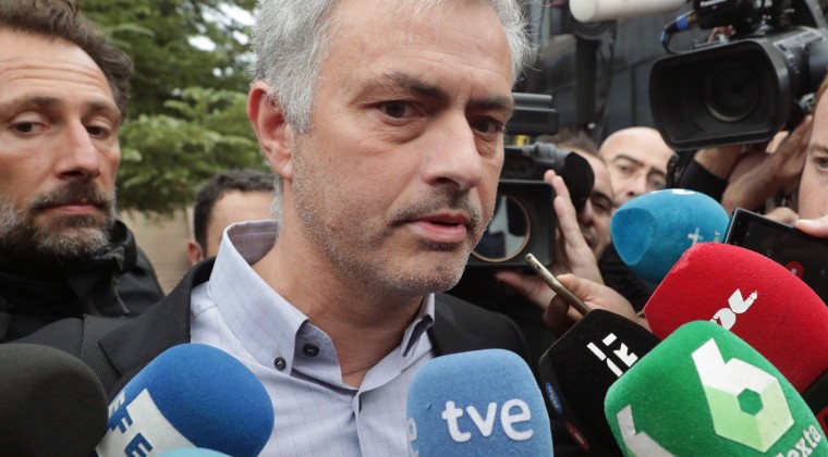 Mou declara en España como investigado