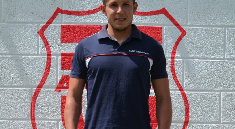 Chena viene a atajar en el Deportivo Capiatá