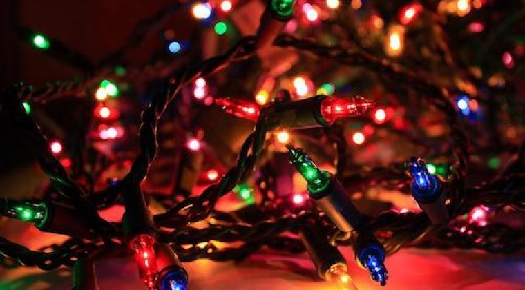 ‘Lucecitas’ de mala calidad pueden provocar incendios o electrocuciones, advierten